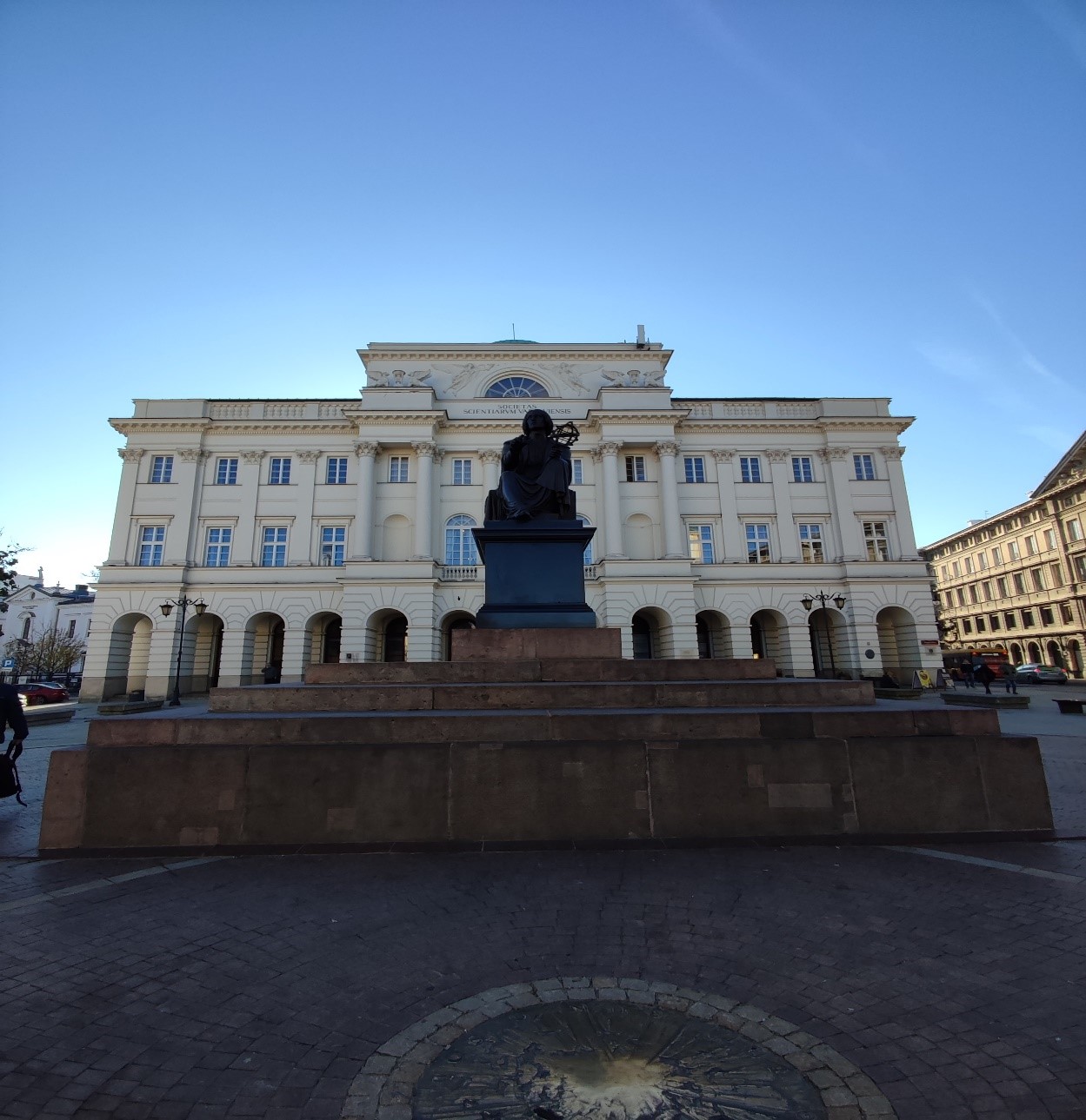 Pałac Staszica i pomnik Mikołaja Kopernika